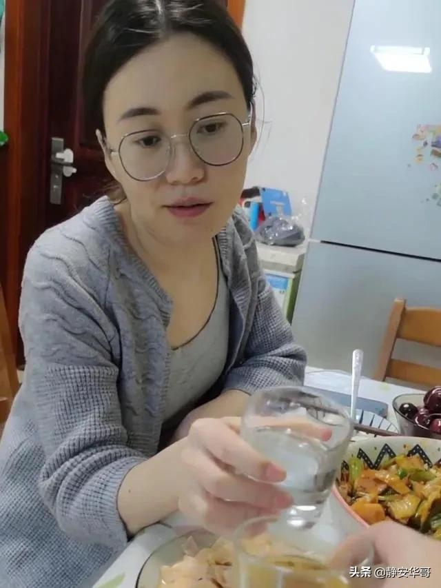家里有一个比自己能喝酒的老婆是什么体验? - 乐趣小天地