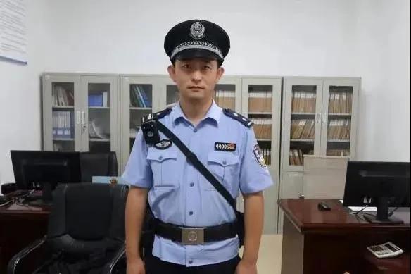 公务员考狱警好考吗，考上公务员后，在监狱上班是种什么体验