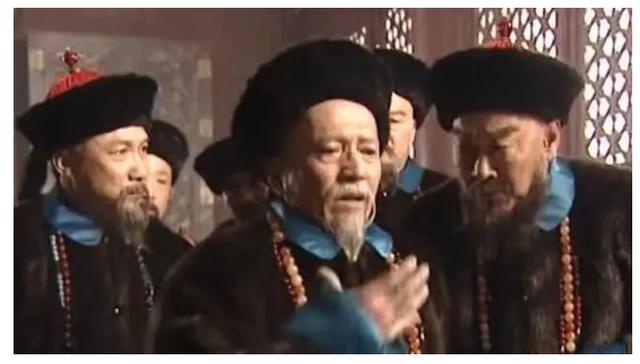 多尔衮执掌朝政时，索尼、鳌拜等大臣在干什么？插图121