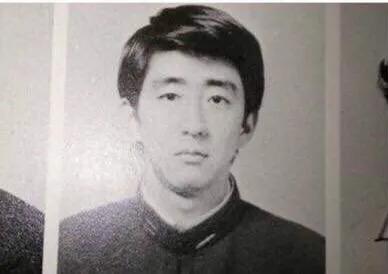安倍晋太郎:日本换新首相了，那安倍晋三去哪儿了？