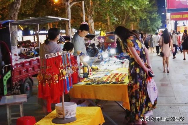 全国少工委微信公众号:支付宝微信个人收款码将不能用于经营收款，路边摊们怎么办