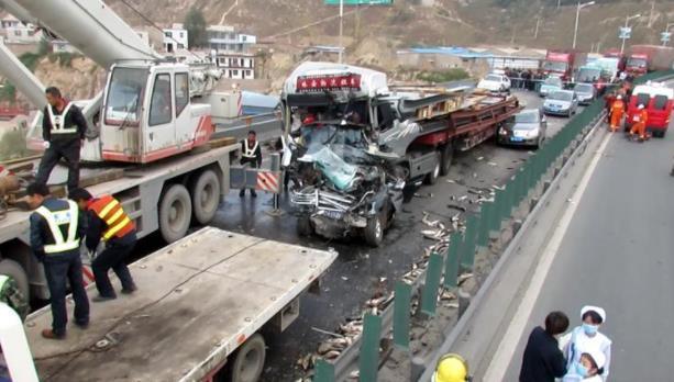 黑龙江致15死车祸，黑龙江重大交通事故，遇难者会获得多少赔偿由谁赔