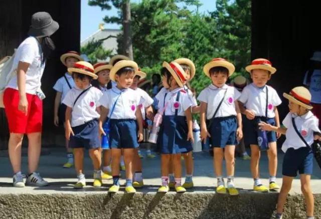 生孩子最费钱的是哪方面，在日本，生个孩子奖励高达200万日元，为什么大多数不愿意生