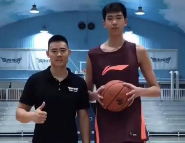 cb庙龟:广东刚上调一队的双塔，热身赛为什么没有出场？ 大洲庙