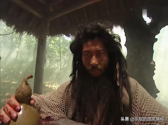 笑傲江湖中,向问天的武功可以打败左冷禅吗？
