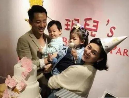 李湘的前任老公是谁:大S和李湘都离婚了，责任在谁？女人强势都会离婚吗？