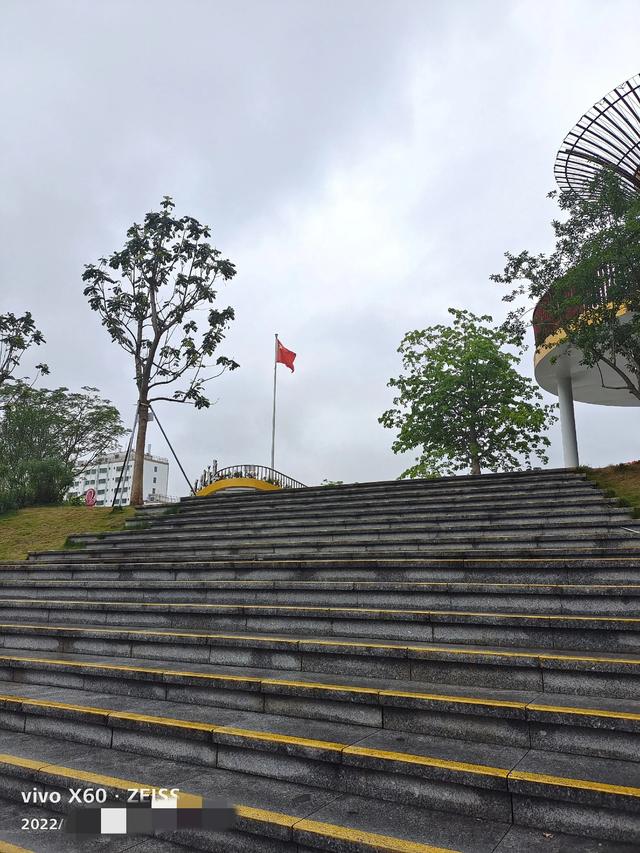 一看就没钱的男人，身上都有哪些真实特点(女人长期没男人有什么特点)