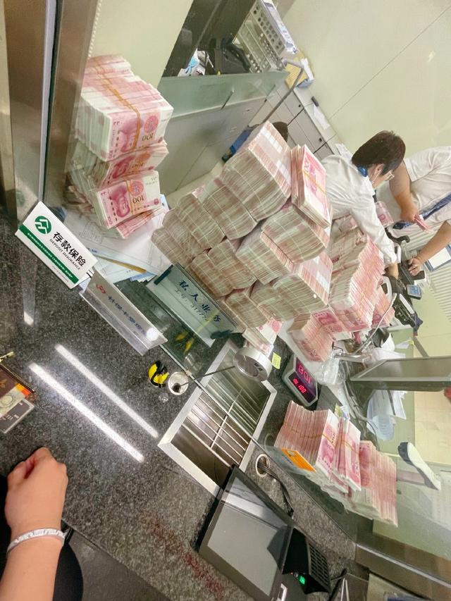 凤凰联动:凤凰联动董事长随意转走几个亿存款，你觉得是“任性”吗？