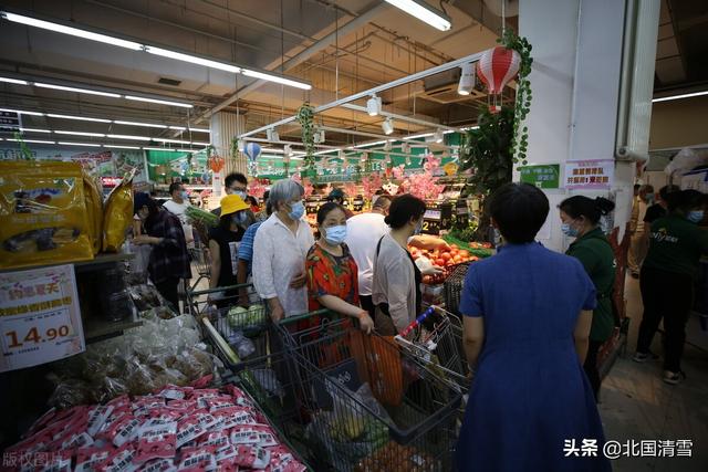 谈谈你对网红食品的看法，“网红零食”来袭，中国人一年吃掉2万亿元，对此你怎么看