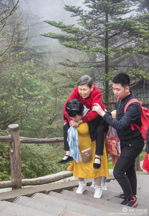 漯河到青岛<a href=https://maguai.com/list/52-0-0.html target=_blank class=infotextkey>旅游</a>团:退休老人出门<a href=https://maguai.com/list/52-0-0.html target=_blank class=infotextkey>旅游</a>的越来越多，退休金不够花还出门<a href=https://maguai.com/list/52-0-0.html target=_blank class=infotextkey>旅游</a>，为何？