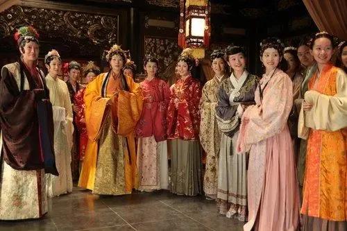 藏獒情未了电影看不了:如何评价由陈意涵主演的电影《比悲伤更悲伤的故事》？