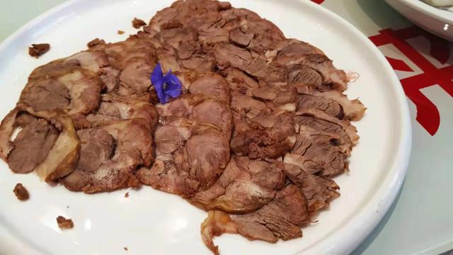 成年防暴犬价格表:70年代，一个人在国营饭店大吃一顿，需要多少钱？