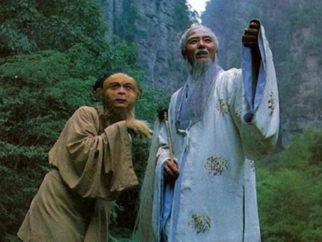 六耳猕猴为什么不怕如来,他真正的师父是谁？