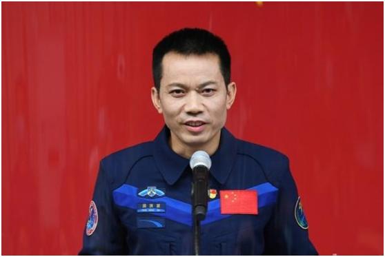 神州七号宇航员是谁:神舟六号和神舟七号的宇航员是谁？