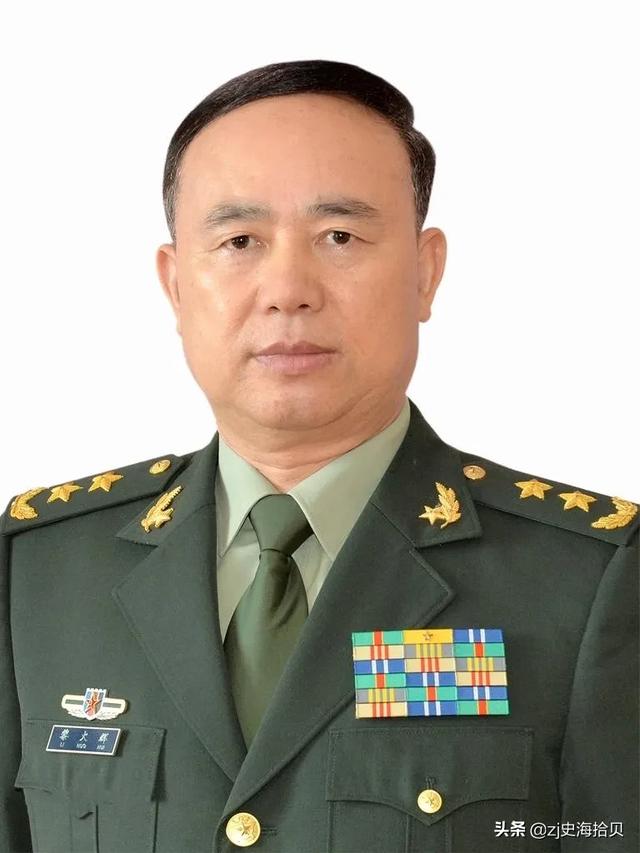 奚天鹰:“书法西施”邓凌鹰，为何把隶书写得那么漂亮？