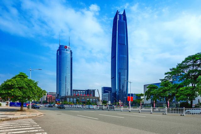 为什么广东三大机场之一在湛江市吴川市这里建造呢？