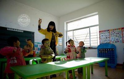 监考猫:学生上课不认真，学校不允许体罚又要求提高成绩。老师该怎么办？