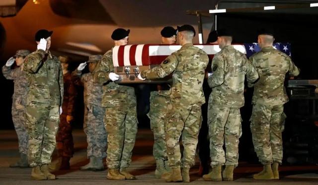 美军士兵阵亡后，家属会得到多少抚恤金？插图56