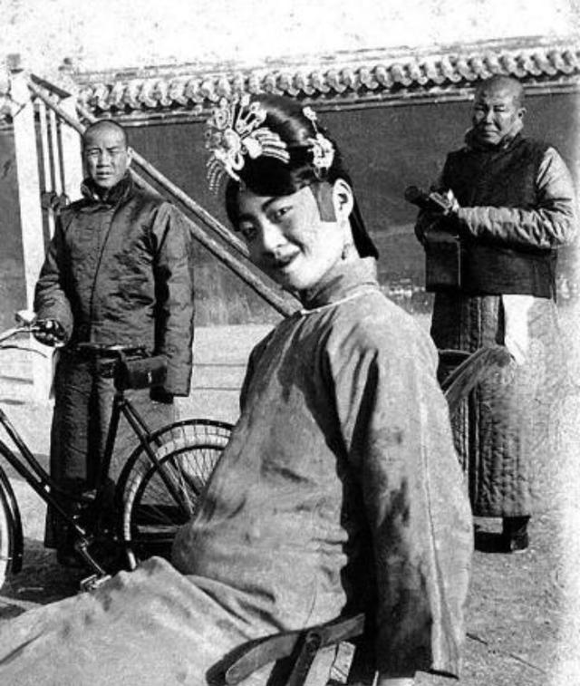 婉容皇后的一生简历:婉容皇后究竟是个怎样的女人？真的如传闻那般浪荡吗？