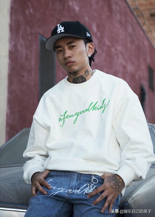 现代娱乐圈比较火的成都歌手都有谁？插图4