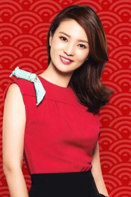 李思思背景:你认为央视春晚中，历届女主持人哪个最漂亮