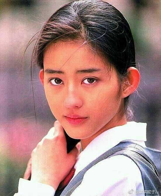 陈德容图片:张嘉倪版《一帘幽梦》跟陈德容版《一帘幽梦》哪个好看？