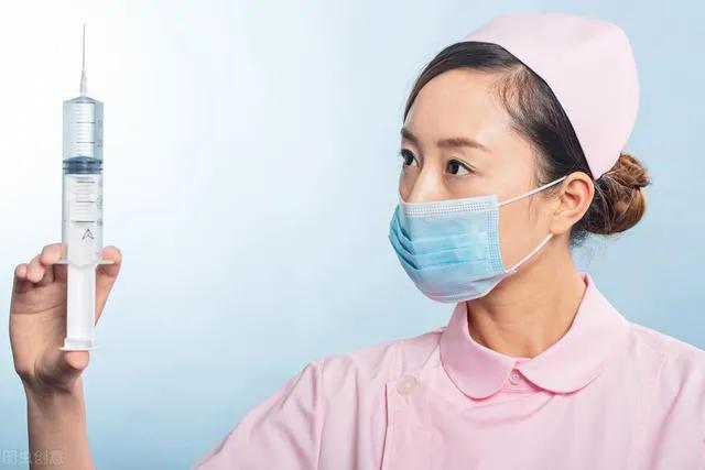 女护士在泌尿外科工作,遇到男患者时,如何避免尴尬？