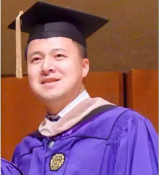 嗯那个我老公是谁:嫂子当着公公、我老公一大家人的面喂奶也不避讳是什么心理？