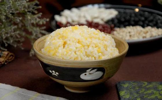 长期吃小米和大米一起蒸的饭，会不会对胃不好呢？插图
