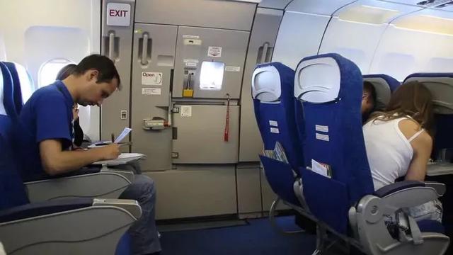 为什么有人说飞机在后半夜就不能起飞了？插图26