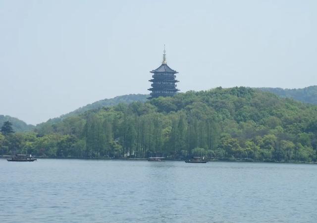 镇塔之宝灵异事件:为何要修建雷峰塔？雷峰塔下有没有埋藏宝贝？