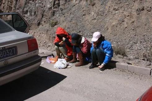 7大恐怖禁地，在西藏无人区，男人在野外要蹲着小便，是真的吗