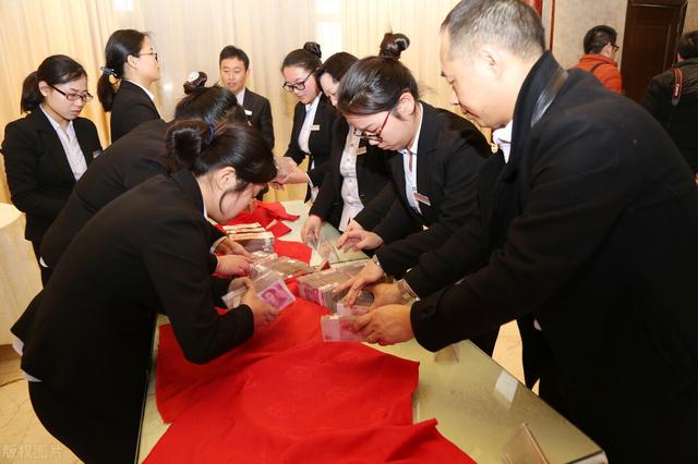 银行存入1000万，可以靠利息生活吗？插图19