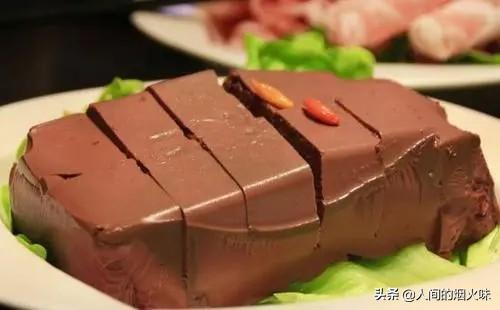 为什么玉要用水泡了再戴,菜市场卖的猪血为什么一直要放在水里泡着？