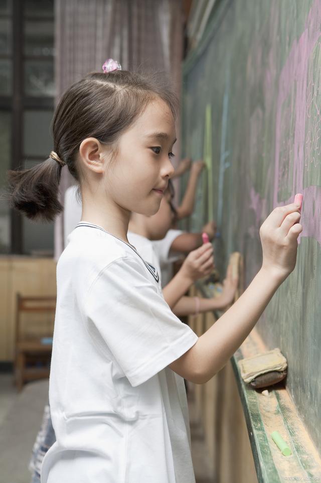 不上学的孩子到底该怎么管教,希望有这方面的大神支招？