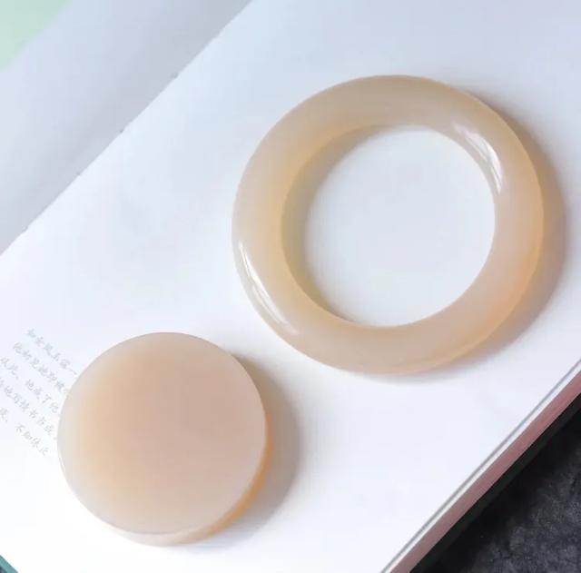 翡翠想卖掉 到哪里卖,哪里有卖便宜点的天然翡翠啊？