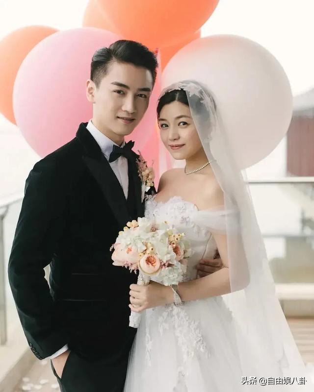林心如的老公结婚照:娱乐圈中哪一对的结婚照是你最喜欢的呢。 ​​​​