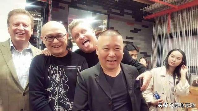 张含韵否认与郭麒麟恋情:网传郭麒麟与某主播的事件是真的吗？他会为此被封杀吗？