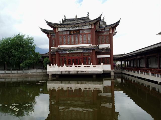 通海秀山一小灵异事件:云南给你的第一印象是什么？都有什么著名景点呢？