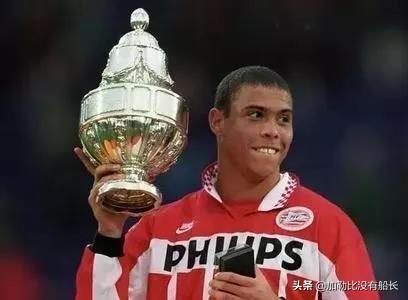 罗纳尔多为什么在巴萨只踢了一年就转回国米了呢？插图54