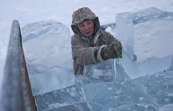 奥伊米亚康是什么气候类型，在俄罗斯最寒冷的奥伊米亚康村，为什么人们上厕所要拿一根木棍