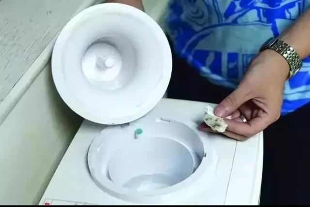 饮水机:为什么现在很少有人用饮水机了？