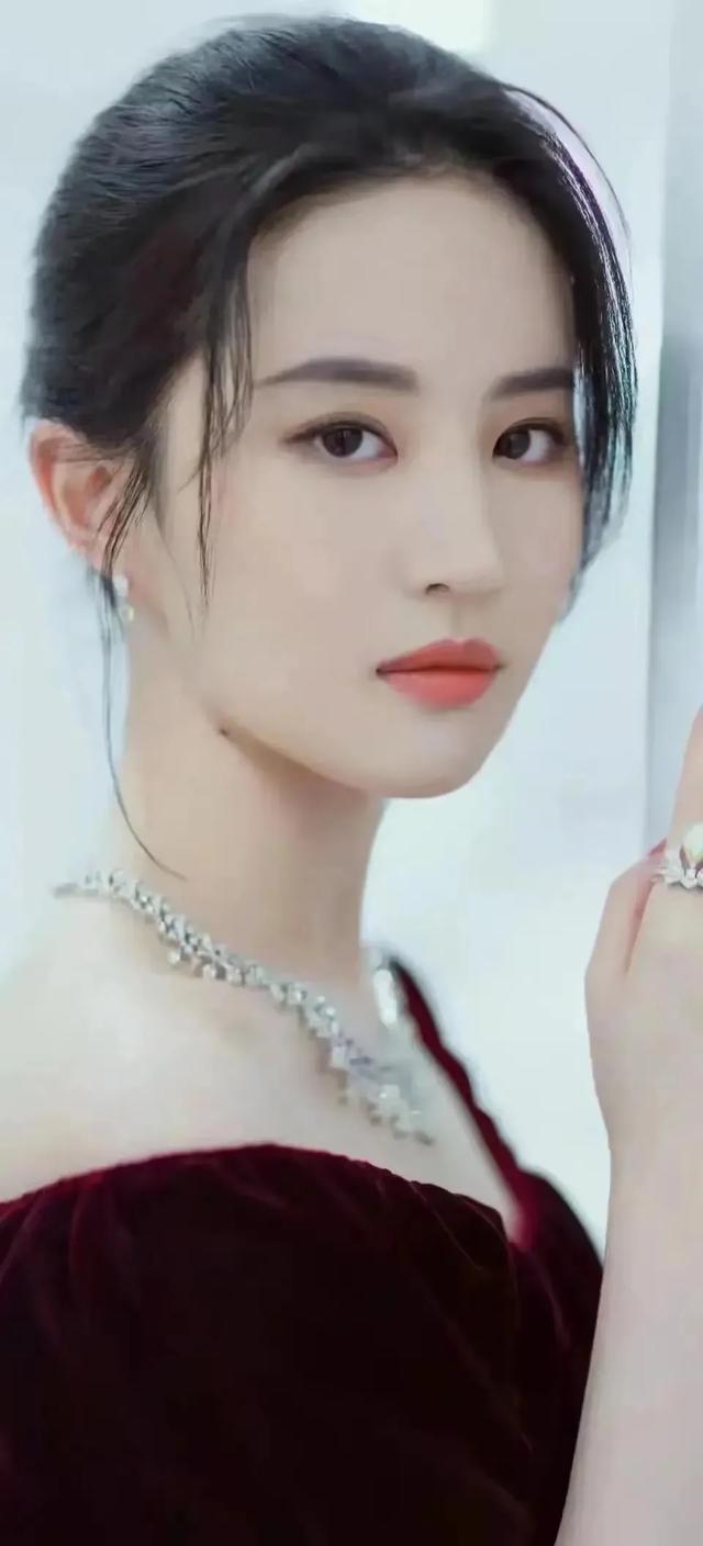 你见过最让你神魂颠倒的美女是谁？