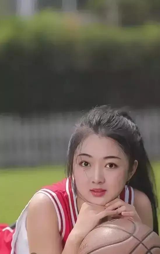 为什么老人说“穷人看眼,富人看牙”？
