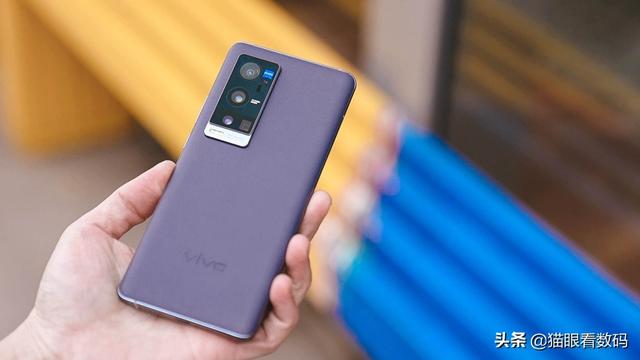 我是真的不明白并且非常讨厌，现在的有些手机为什么用玻璃背壳，难道是自信的认为这样很帅？插图4