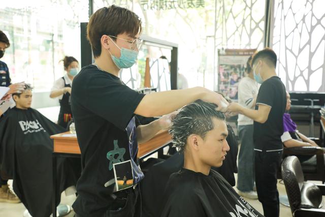 2022年想回老家发展了,想创业做什么行业比较好？