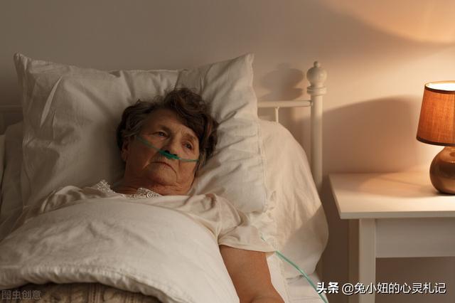 大便一粒一粒很难排出，需要在饮食上注意哪些问题