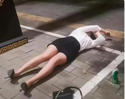 女生喝多了会有哪些尴尬的体验?