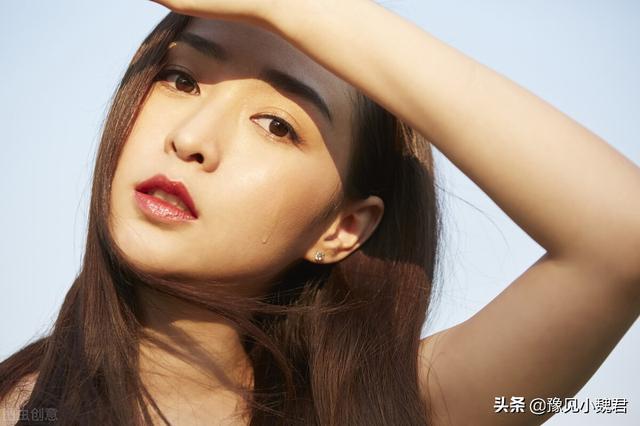 波斯猫儿户外短裤:为什么说：女孩千万不要独自一个穿瑜伽裤爬山？瑜伽裤有猫腻吗？