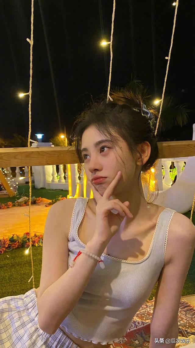 鞠婧祎图片:对于鞠婧祎的美貌，你觉得怎么样？
